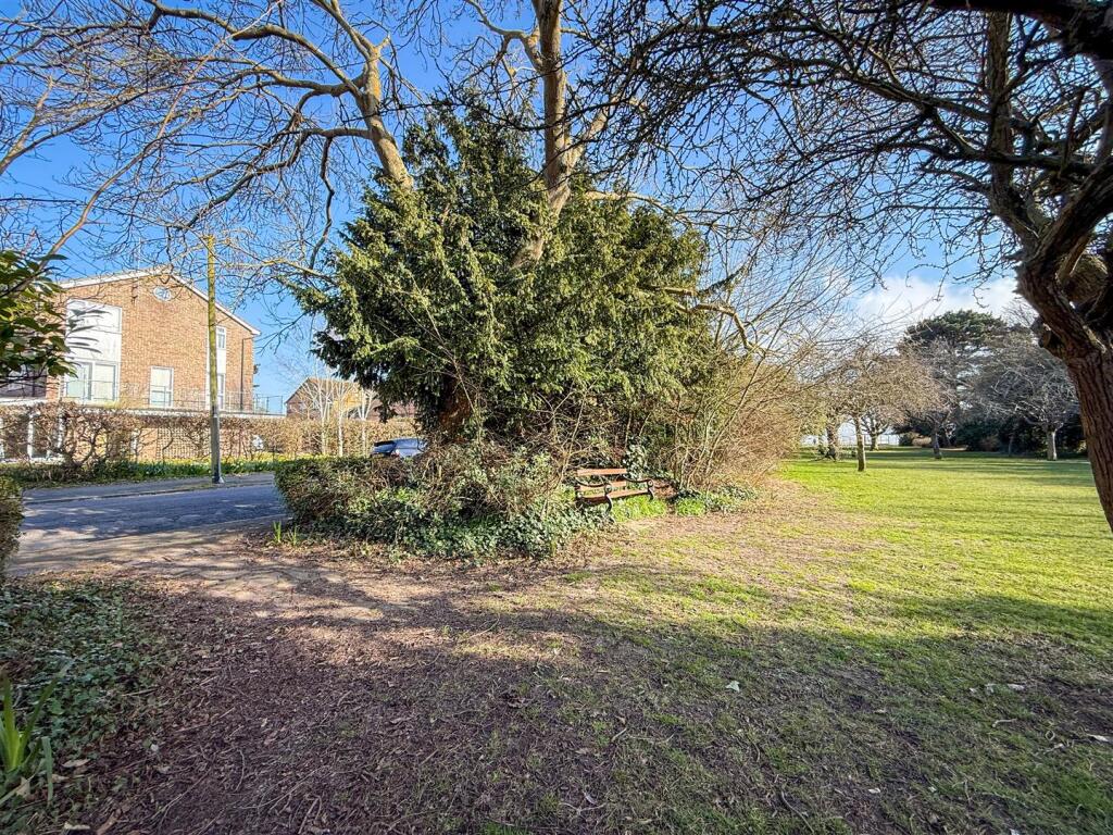 PRESTIGIOUS GARDENS AREA