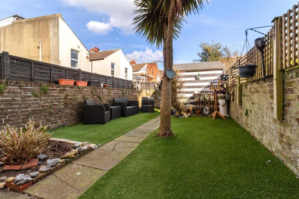 Harrow Road, 36-018.jpg