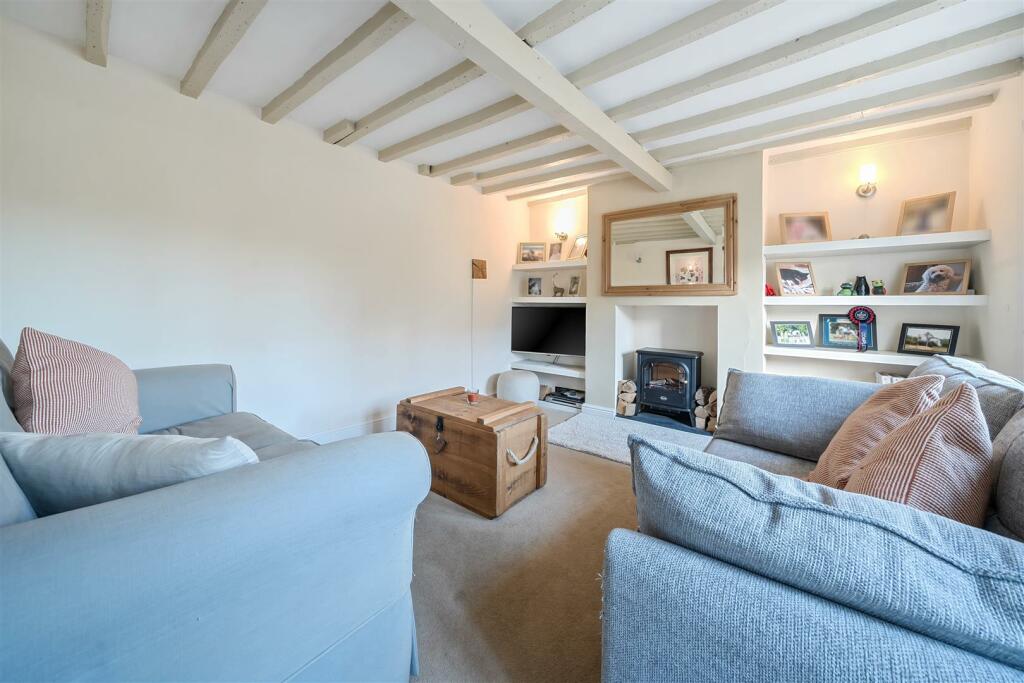 21 Lower Street, Pury End (13).jpg