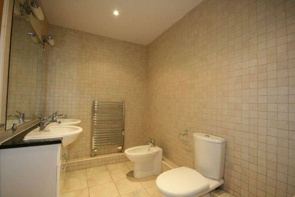 Bathroom Aspect 2