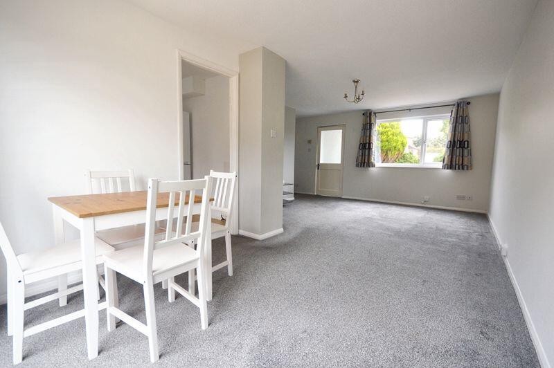 Dining room through to lounge