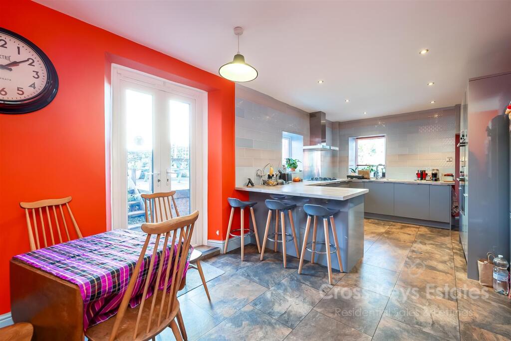 Kitchen/Breakfast Room