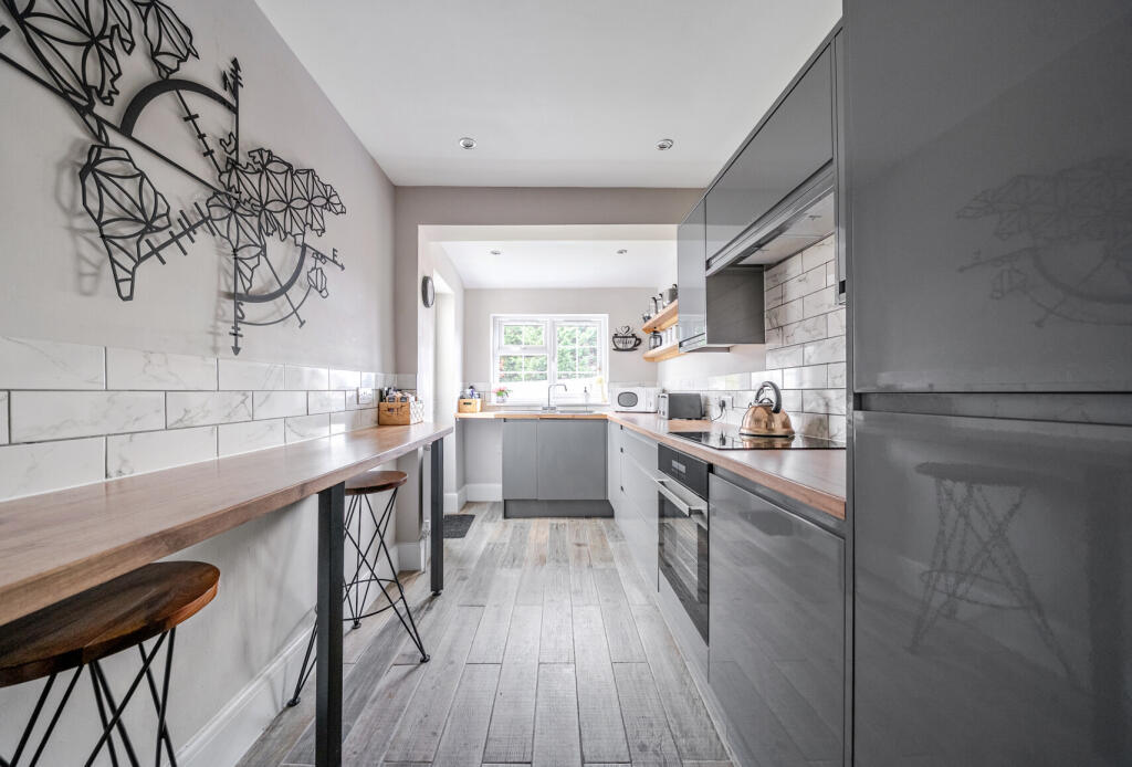 1372724-18-68fb6a...