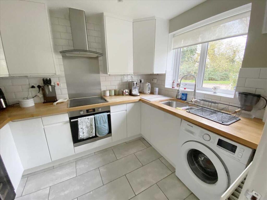 Kitchen:
