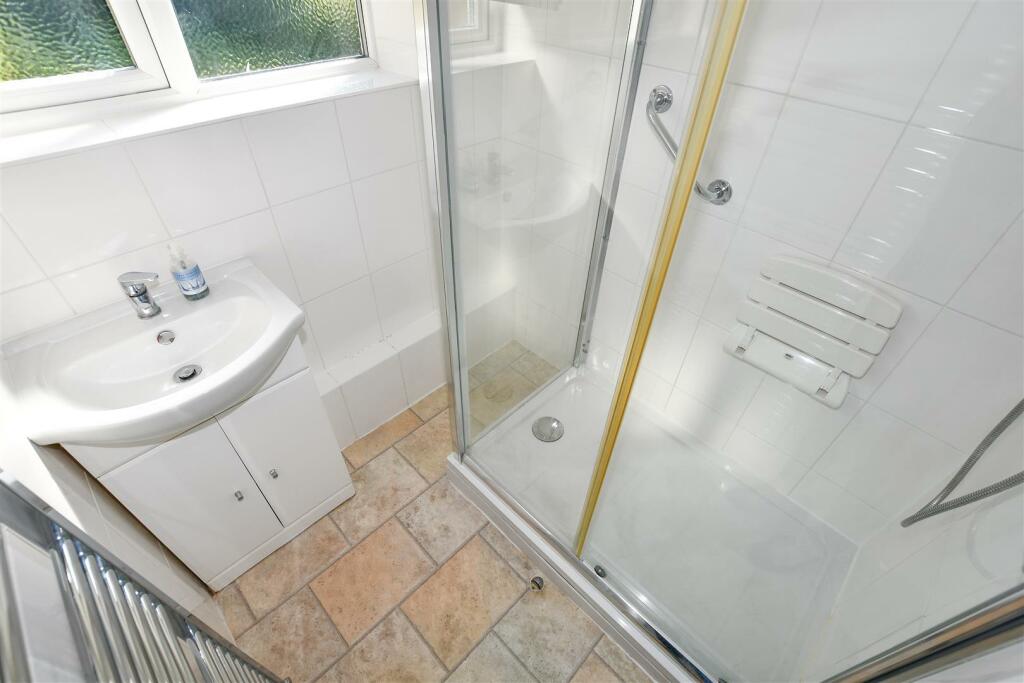 Shower Room.jpg