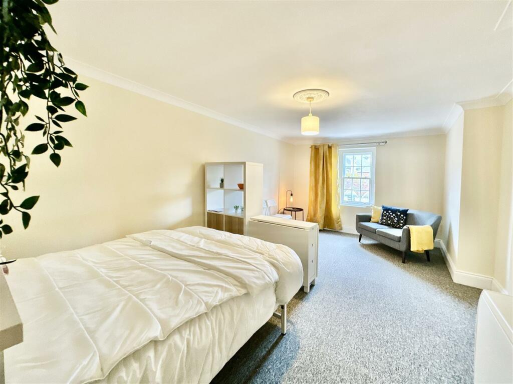 Living Space - Bed Down.jpg