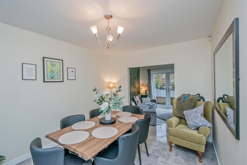 Dining Room: