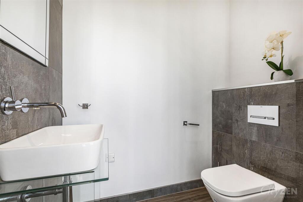 CLOAK ROOM