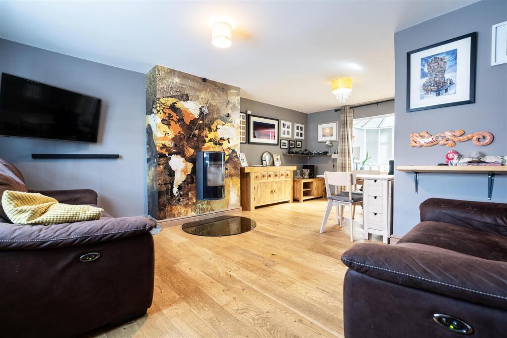 Living Room / Diner