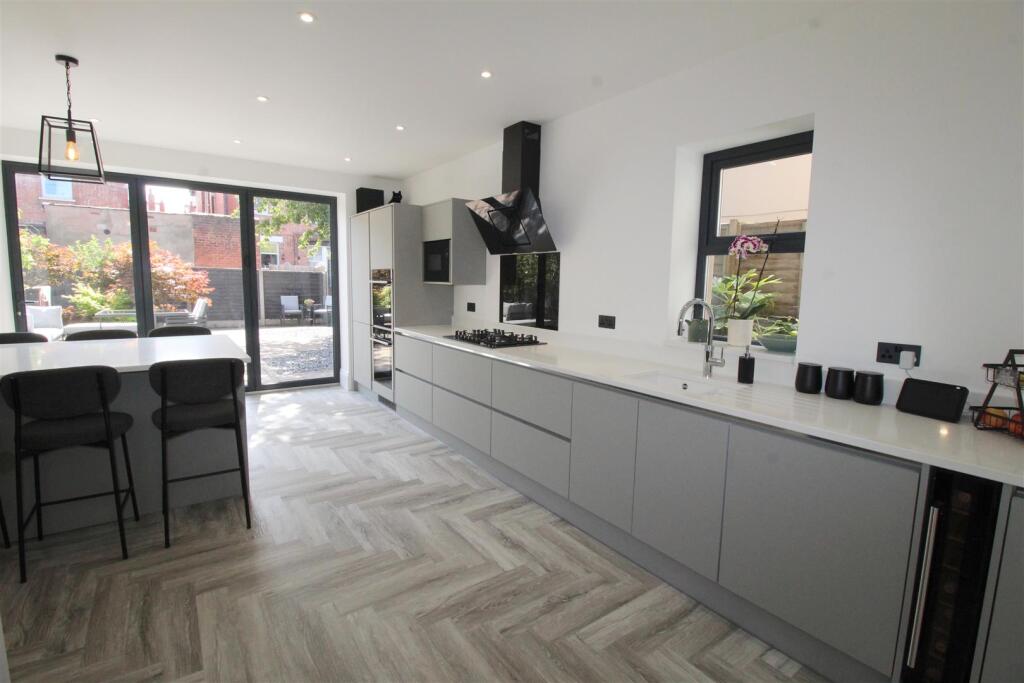 Park Rd, 50A, kitchen 2.JPG