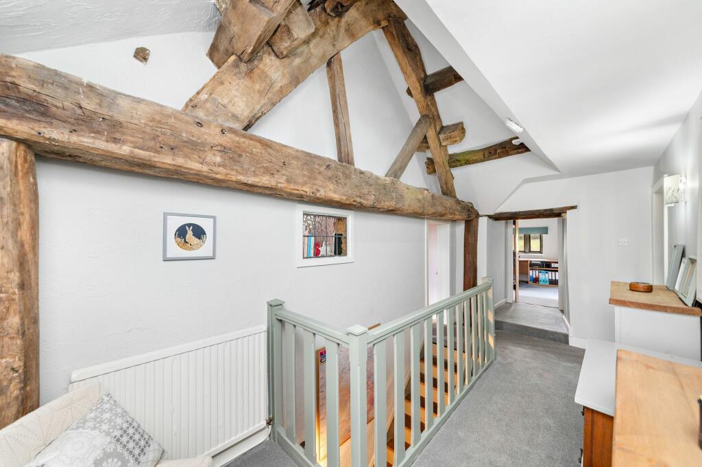 FIRST FLOOR LANDING