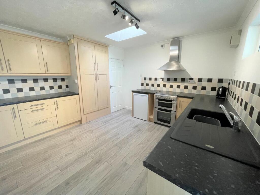 Kitchen 3.jpeg