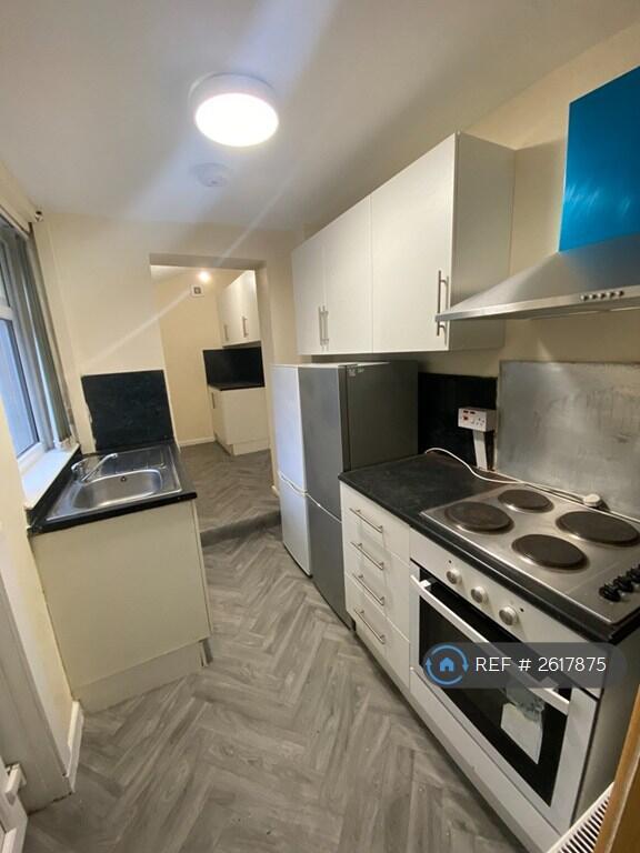 Large Kitchen 