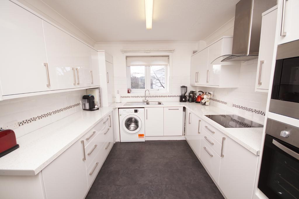 Modern Fitted Kitchen