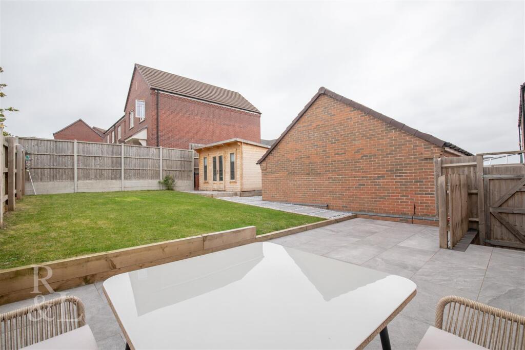 1, Hawksbeard Close  (25).jpg