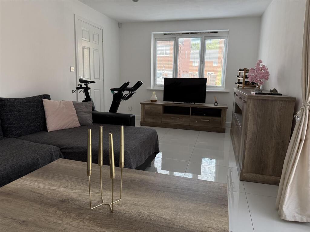 Lounge Dining Room