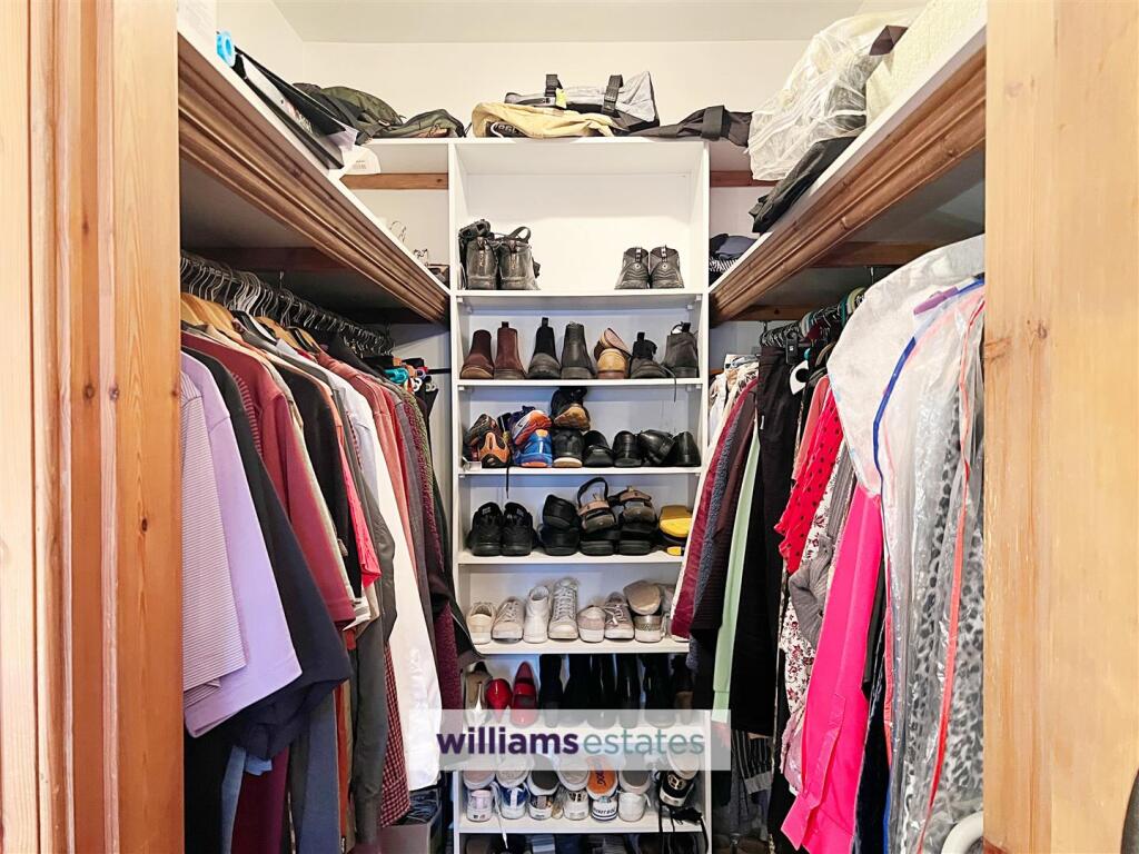 Bedroom One Walk in Wardrobe