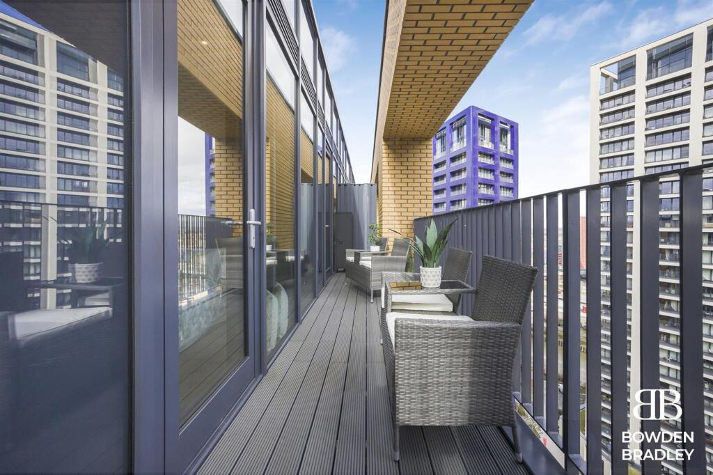 Wrap Around Terrace