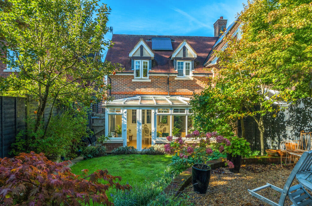 1348827-6-68da50b...