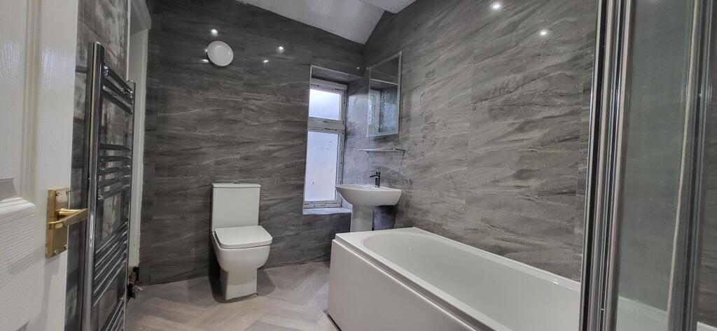 Lomeshaye Road, Nelson, BB9