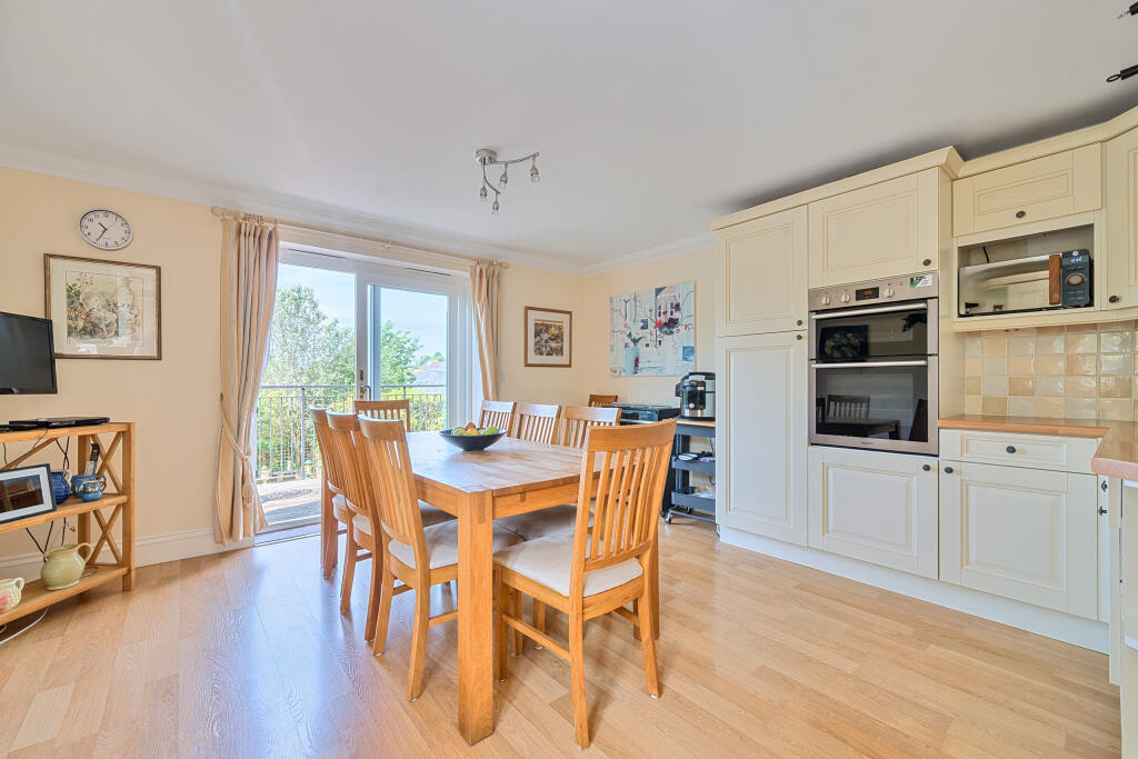 1301851-12-684bfd9da83cf