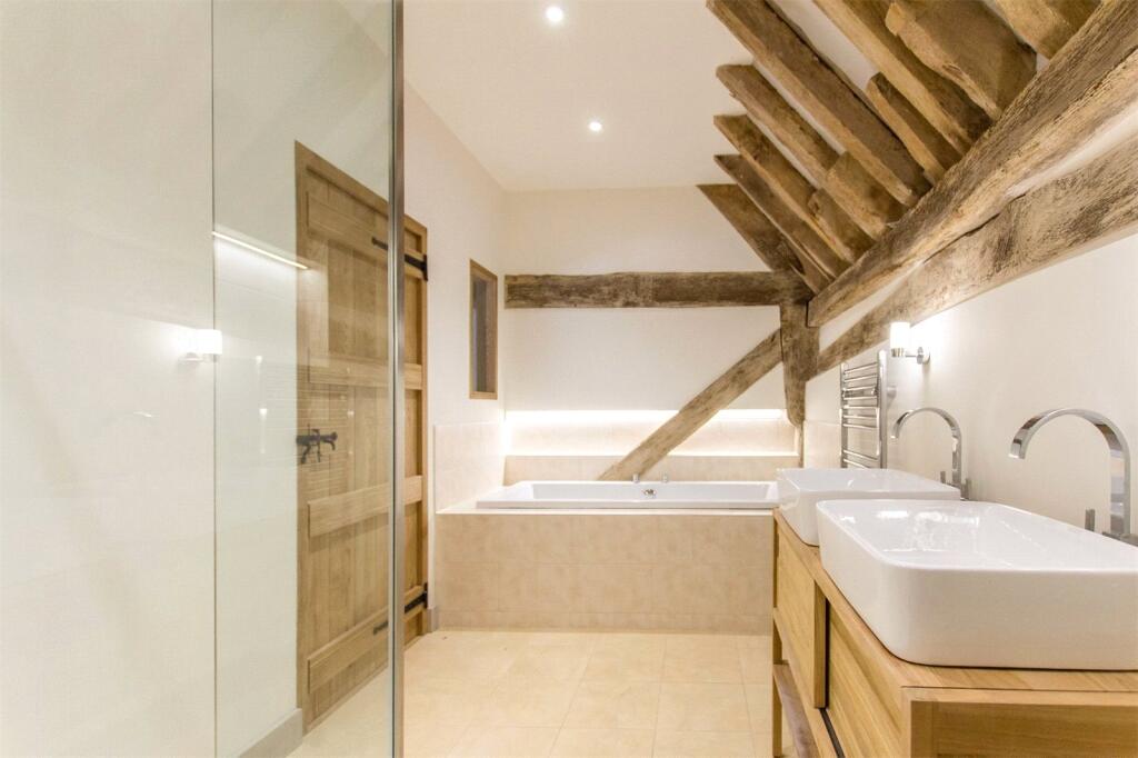 Master En-Suite
