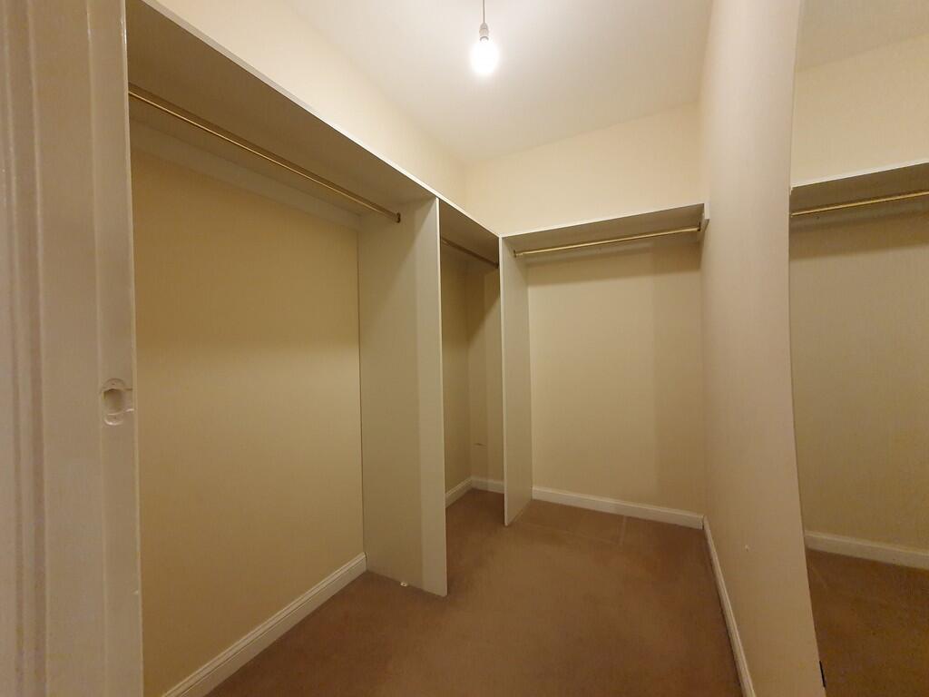 Bedroom 1 Walk-in...