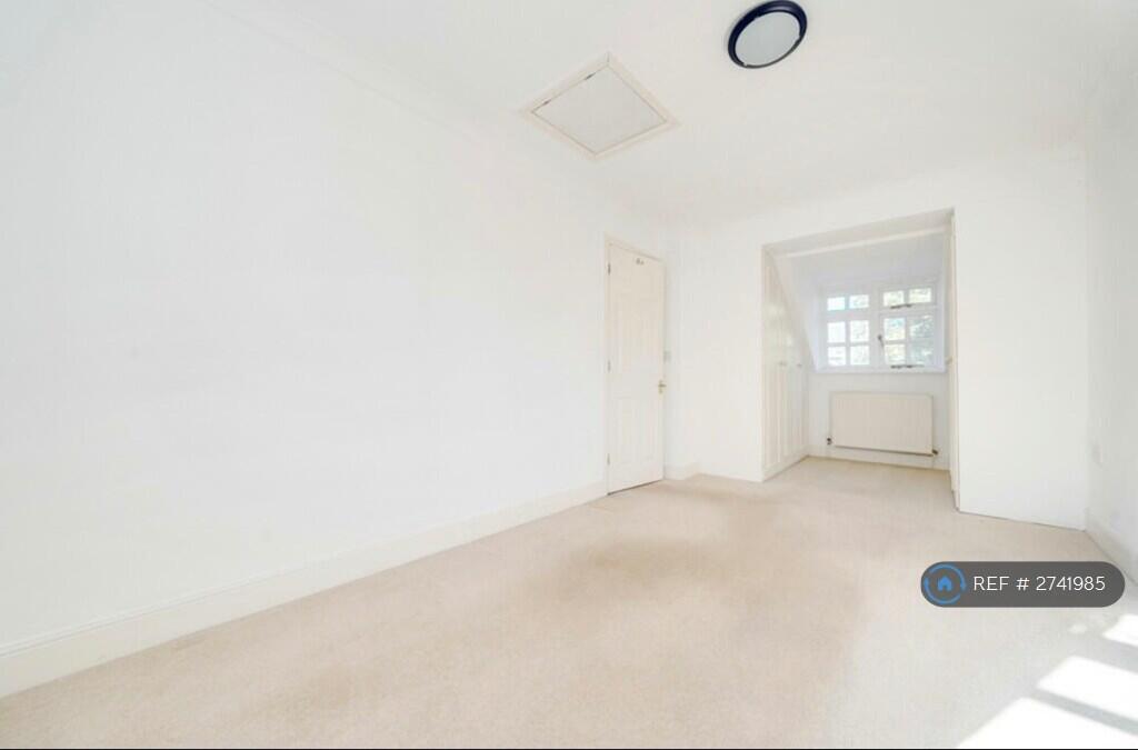 Large Double Bedroom