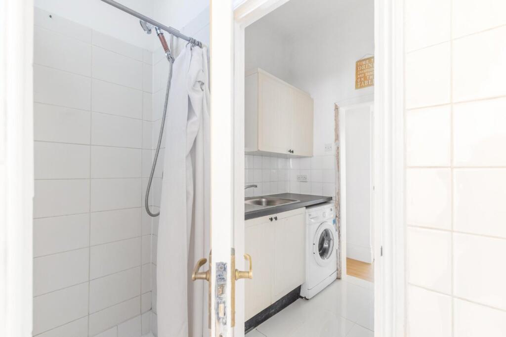 property in Bennerley Road, 
Between the Commons, SW11