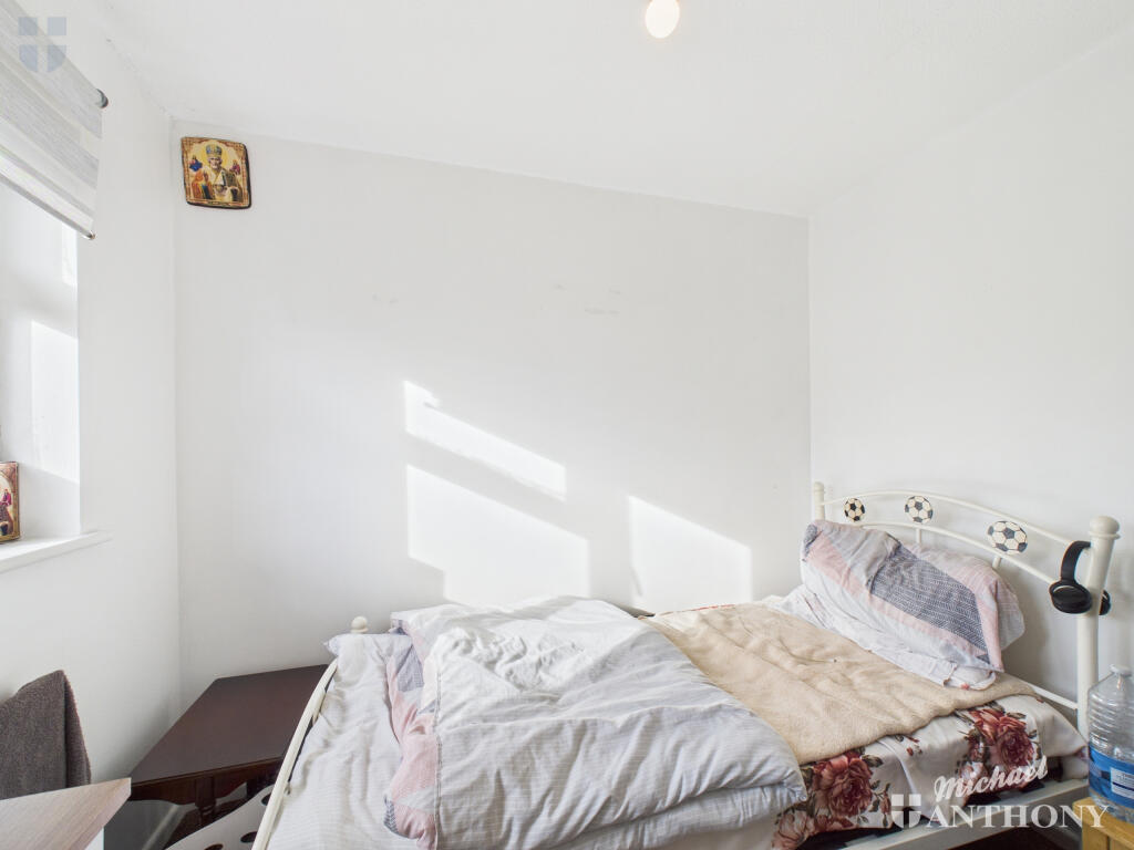 CAM03218G0-PR0807-STILL004