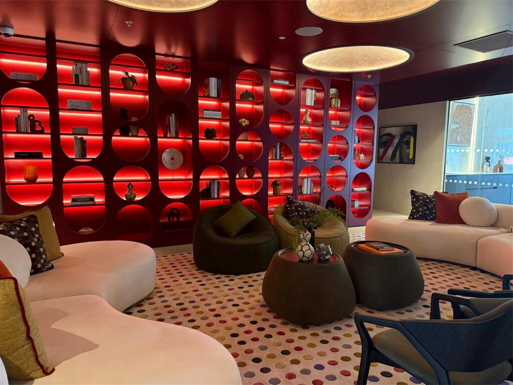 WHG_Resident's Lounge.jpg