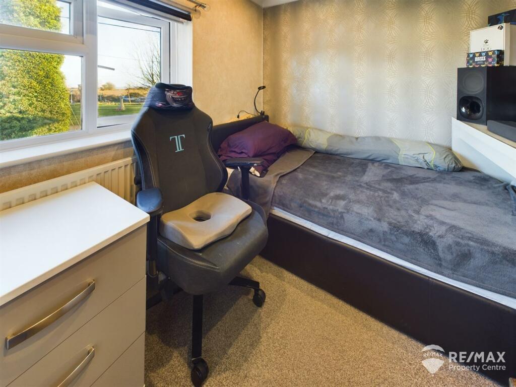 Bedroom 4.jpg