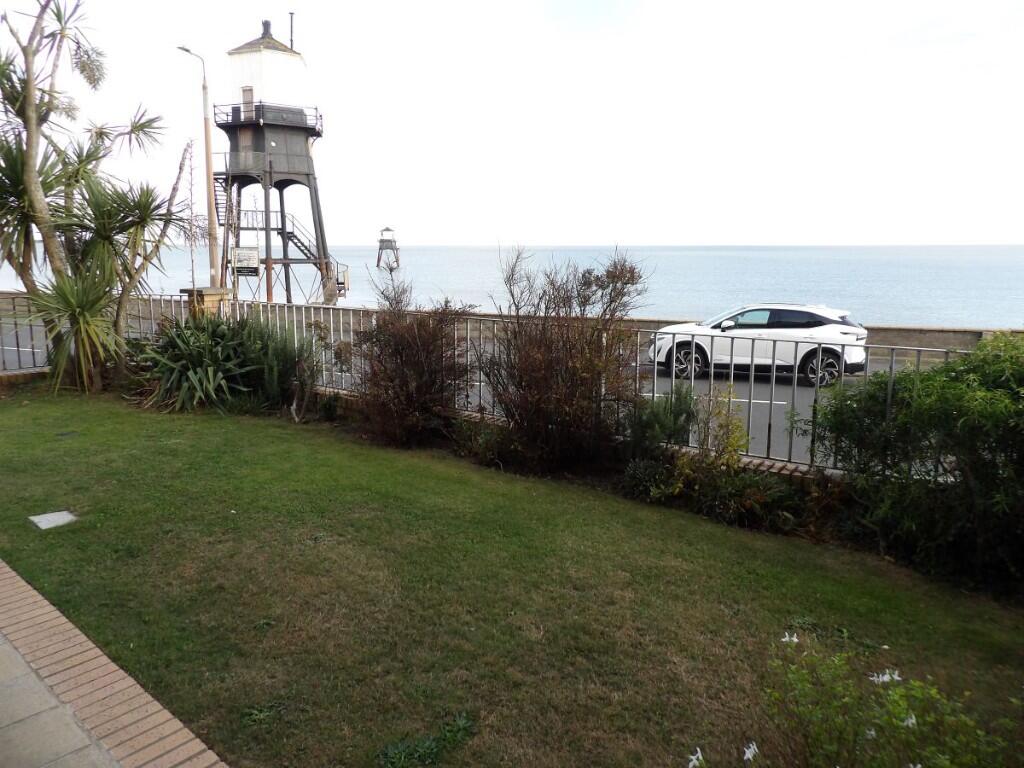 GARDEN &amp; VIEW