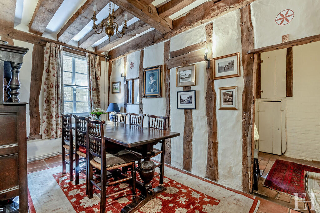 8659652-interiorW...