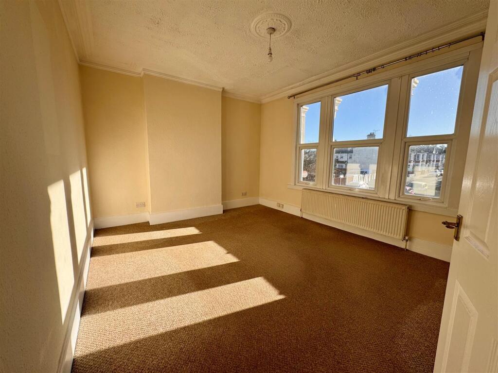 LivingRoom.jpg