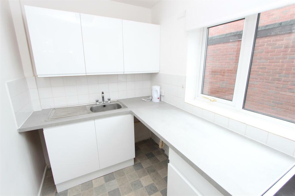 3178 c kitchen.JPG