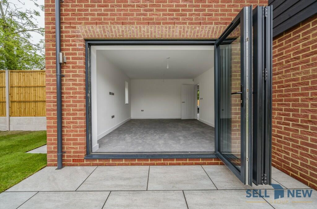 Bi fold off living 