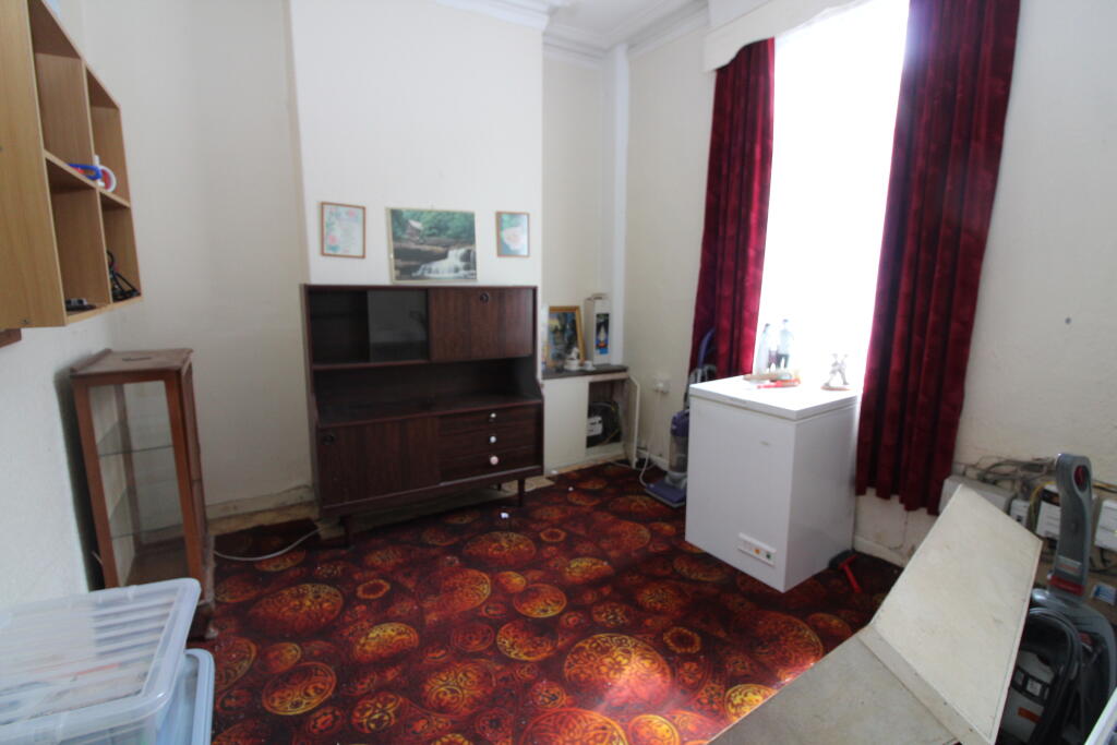 Lounge T202506111531.jpg