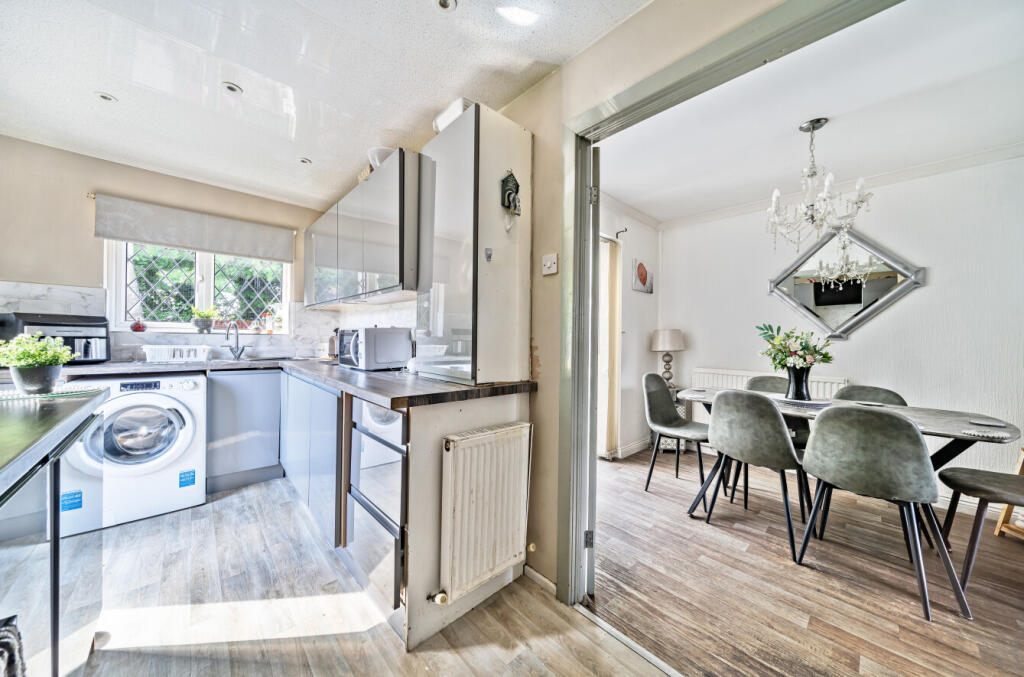 30-6822146e17cf8-...