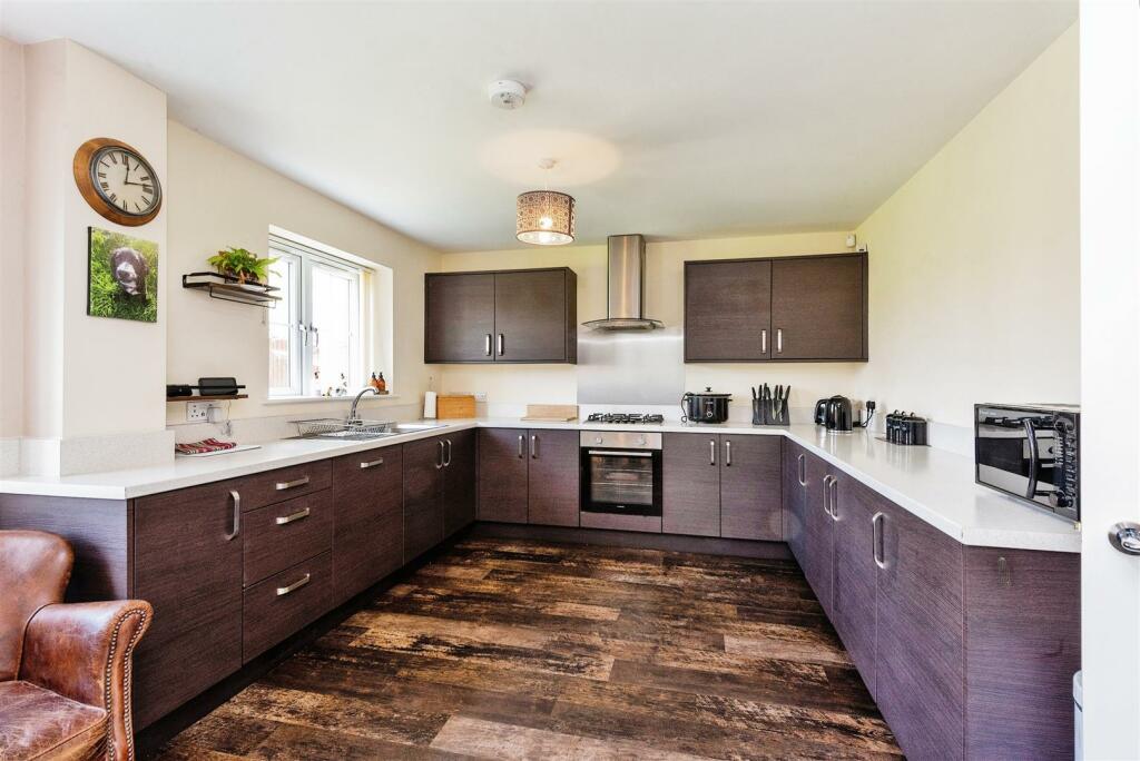 Kitchen dining room