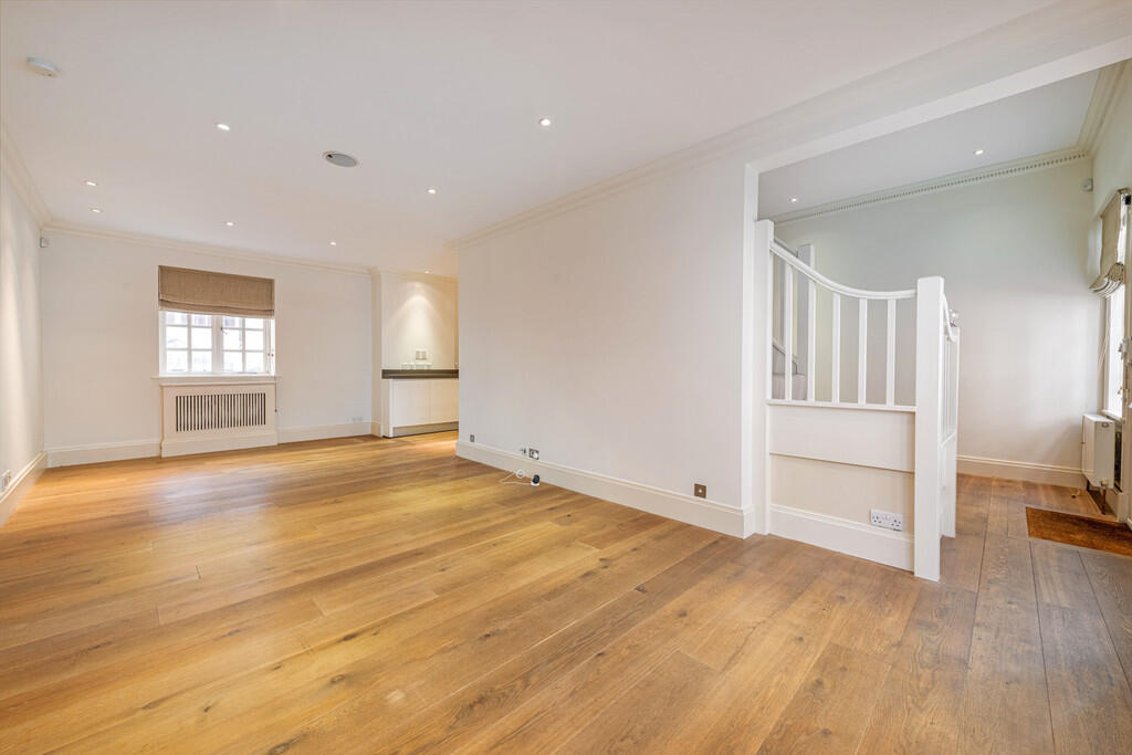 73 Lyall Mews Wes...