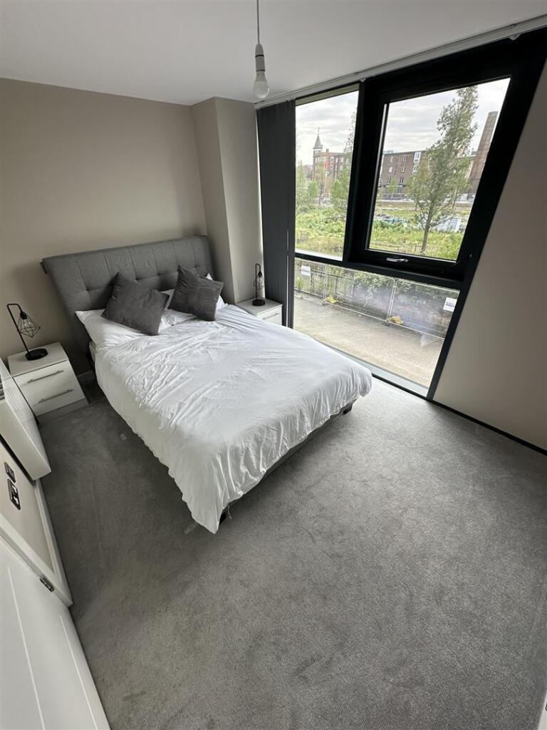 Queens Dock Avenue, Hull