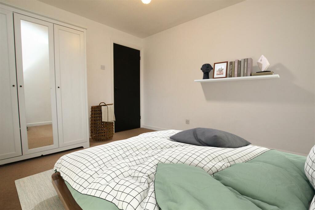 bed 3b.jpg