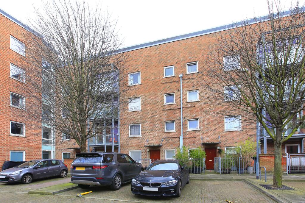 property in Great Chart Street, 
Battersea, SW11