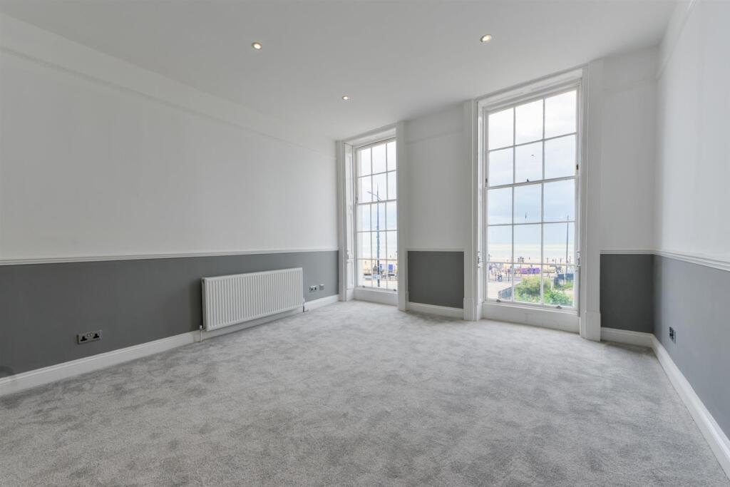 Flat 1, 12a Marine Gardens3.jpg