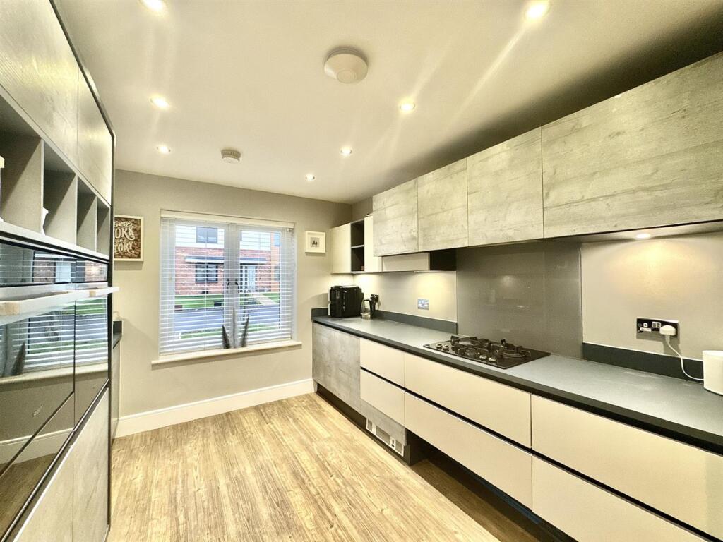 warley close kit.jpg