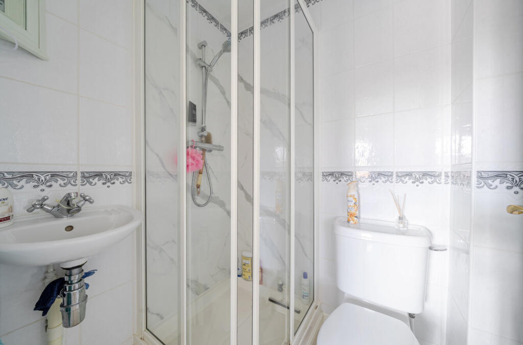 1372734-8-68fb886...