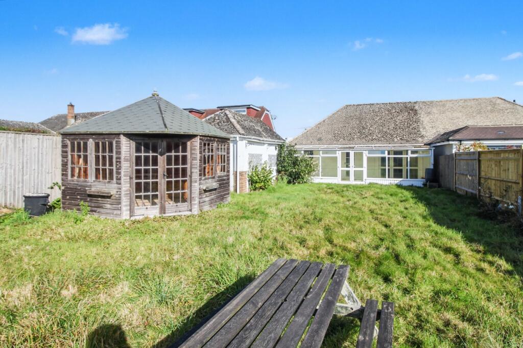 27 Sunstar Lane, Polegate, East Sussex BN26 5HS