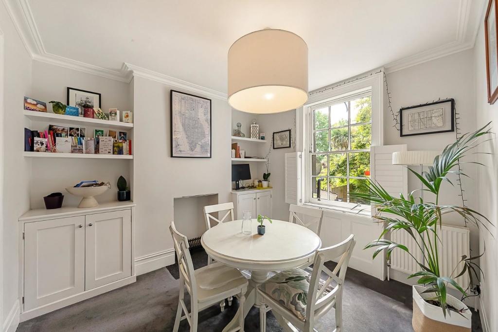 Dining Room.jpg