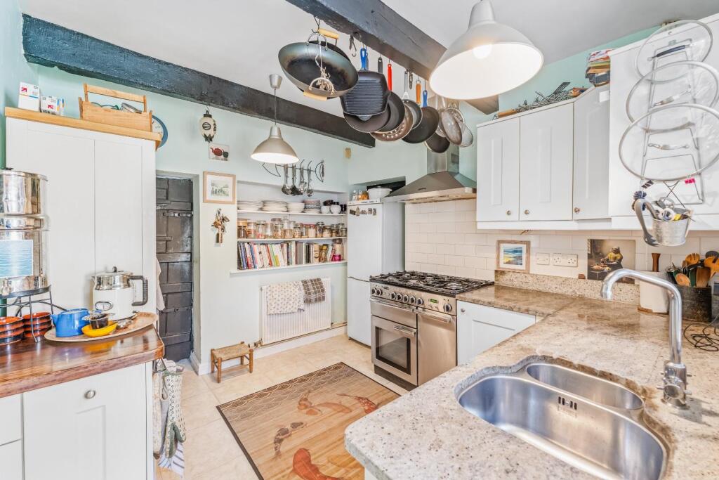 90 High St Yatton BS49 4DW 6.jpg